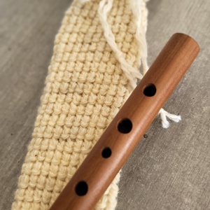 Horgolt furulyatok natúr gyapjúból - Meska.hu