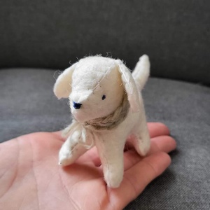 Apró kutyus filcből - játék & sport - plüssállat & játékfigura - kutya - Meska.hu