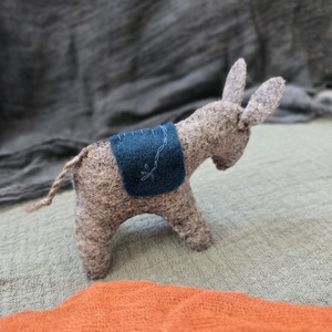 Filc csacsi - játék & sport - plüssállat & játékfigura - más figura - Meska.hu