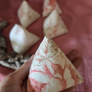 Babzsák virágos, Játék & Sport, Készségfejlesztő és Logikai játék, Toronyépítő- és egyensúlyozó játékok, Varrás, MESKA