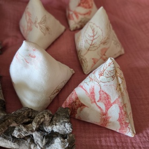 Babzsák virágos - játék & sport - készségfejlesztő és logikai játék - toronyépítő- és egyensúlyozó játékok - Meska.hu Babzsák virágos - játék & sport - készségfejlesztő és logikai játék - toronyépítő- és egyensúlyozó játékok - Meska.hu