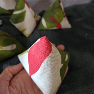 Babzsák leveles, Játék & Sport, Készségfejlesztő és Logikai játék, Toronyépítő- és egyensúlyozó játékok, Varrás, MESKA