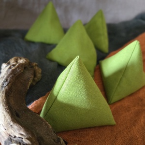 Babzsák mohazöld - játék & sport - készségfejlesztő és logikai játék - toronyépítő- és egyensúlyozó játékok - Meska.hu