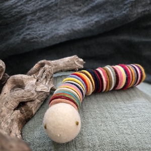 Filc kukac - játék & sport - plüssállat & játékfigura - manó - Meska.hu