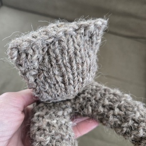 Kötött gyapjú cica - Meska.hu