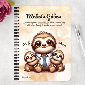 Személyre szabható - Cuki lajhár Nyakkendős Apa és két gyerek mintás A6-os füzet - otthon & életmód - papír, írószer - jegyzetfüzet & napló - Meska.hu