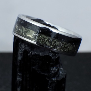 Nemesacél Gyűrű Pirit/Fém Forgács És Obszidián Ásványból. Vízálló, Karcálló, Anti-Allergén, Egyedi Megrendelésre! - ékszer - gyűrű - kerek gyűrű - Meska.hu