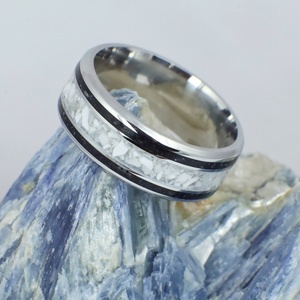 Nemesacél Gyűrű Magnezit és Turmalin Ásványokkal. Vízálló, Karcálló, Anti-Allergén, Egyedi Megrendelésre! - ékszer - gyűrű - kerek gyűrű - Meska.hu