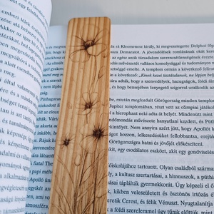 Fából készült virágmintás könyvjelző  - könyv & zene - könyvjelző - Meska.hu