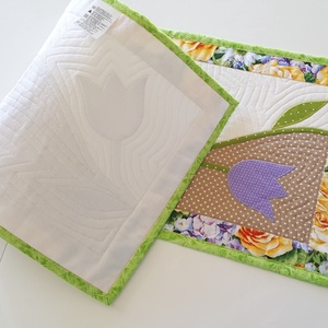 Tavaszi asztali futó friss tavaszi szinekben - otthon & életmód - konyhafelszerelés, tálalás - konyhai dekoráció - Meska.hu