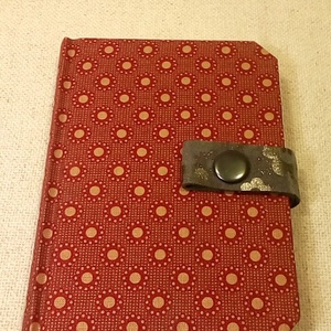A/6 Bordós pöttyös patentos notesz (54) - Meska.hu