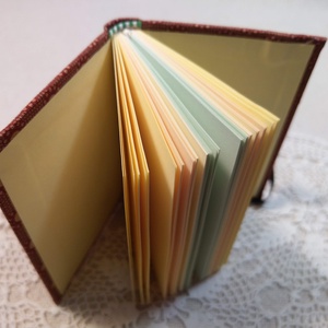 A/7 Téglavörös pöttyös, gumis notesz - otthon & lakás - papír írószer - jegyzetfüzet & napló - Meska.hu A/7 Téglavörös pöttyös, gumis notesz - otthon & lakás - papír írószer - jegyzetfüzet & napló - Meska.hu