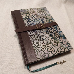 A/5 Zöld, bőr/textil kötésű, csatos, vonalas napló - otthon & életmód - papír, írószer - jegyzetfüzet & napló - Meska.hu