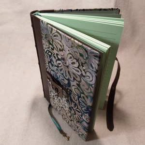 A/5 Zöld, bőr/textil kötésű, csatos, vonalas napló - otthon & életmód - papír, írószer - jegyzetfüzet & napló - Meska.hu