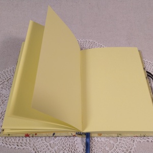 A/6 Sárga apró mintás, kampós notesz - otthon & lakás - papír írószer - jegyzetfüzet & napló - Meska.hu