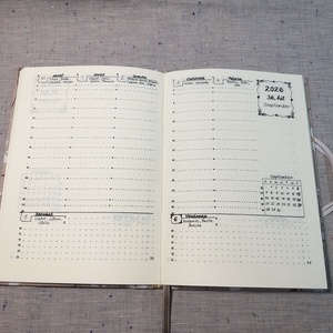 A/5 2026 Határidőnapló kampós, fehér virágos - otthon & életmód - papír, írószer - naptár & tervező - Meska.hu