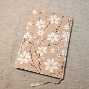 A/5 2026 Határidőnapló kampós, fehér virágos - otthon & életmód - papír, írószer - naptár & tervező - Meska.hu