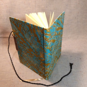 A/5 2026 Határidőnapló bőrpántos-gombos - otthon & életmód - papír, írószer - naptár & tervező - Meska.hu