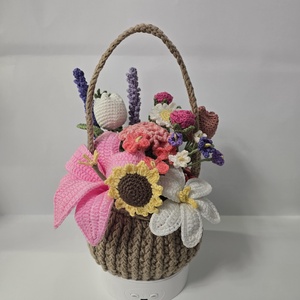 Horgolt tavaszi virágkosár - otthon & életmód - virágdekoráció - virágdíszek - asztali virágdísz - Meska.hu