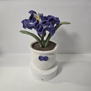 Horgolt kaspós Írisz virág - otthon & életmód - virágdekoráció - virágdíszek - asztali virágdísz - Meska.hu