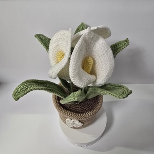 Horgolt kála kaspóban - otthon & életmód - virágdekoráció - virágdíszek - virágdísz kaspóban - Meska.hu