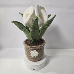 Horgolt kála kaspóban, Otthon & Életmód, Virágdekoráció, Virágdíszek, Virágdísz kaspóban, Horgolás, MESKA