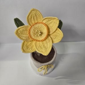 Horgolt nárcisz kaspóban - otthon & életmód - virágdekoráció - virágdíszek - virágdísz kaspóban - Meska.hu