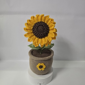Horgolt napraforgó kaspóban, Otthon & Életmód, Virágdekoráció, Virágdíszek, Virágdísz kaspóban, Horgolás, MESKA