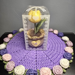 Horgolt tulipán kaspóban - otthon & életmód - virágdekoráció - virágdíszek - virágdísz kaspóban - Meska.hu