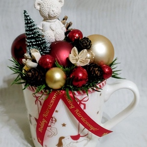 Bögrés karácsonyi macis dísz-arany, piros és tobozos hangulatban - Meska.hu