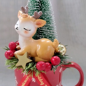 Karácsonyi bögrés dísz álmodozó szarvassal, Karácsony, Adventi díszek, Adventi asztaldísz, Mindenmás, Virágkötés, MESKA