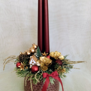 Karácsonyi asztaldísz bordó gyertyákkal és arany ragyogással - karácsony - adventi díszek - adventi asztaldísz - Meska.hu