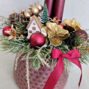 Karácsonyi asztaldísz bordó gyertyákkal és arany ragyogással - karácsony - adventi díszek - adventi asztaldísz - Meska.hu