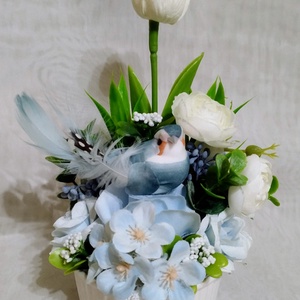 Fehér-halvány kék virágos madárkás dísz - otthon & életmód - dekoráció - virágdísz és tartó - virágdíszek - asztali virágdísz - Meska.hu