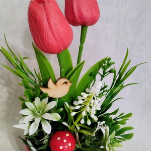 Tavaszi asutaldísz piros pöttyös csészében - otthon & életmód - dekoráció - asztal és polc dekoráció - asztaldísz - Meska.hu