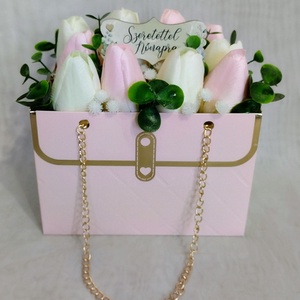 Tulipános táskadísz nőnapra - otthon & életmód - virágdekoráció - virágok - virágbox - Meska.hu