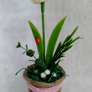 Élethű tulipános dísz saját készítésű kaspóban  - otthon & életmód - virágdekoráció - virágdíszek - virágdísz kaspóban - Meska.hu