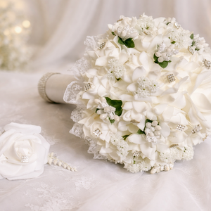 Hófehér ezüstös menyasszonyi csokor vagy dobócsokor  - Meska.hu