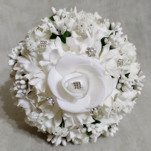 Hófehér ezüstös menyasszonyi csokor vagy dobócsokor  - esküvő - menyasszonyi- és dobócsokor - Meska.hu
