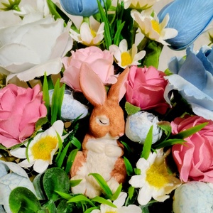 Nyuszis tavaszi asztaldísz kék tulipánokkal - otthon & életmód - dekoráció - húsvéti asztaldíszek - Meska.hu