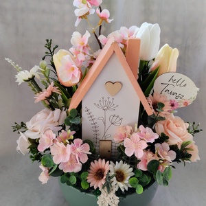 Házikós tavaszi asztaldísz barack-krém virágokkal - otthon & életmód - dekoráció - asztal és polc dekoráció - asztaldísz - Meska.hu