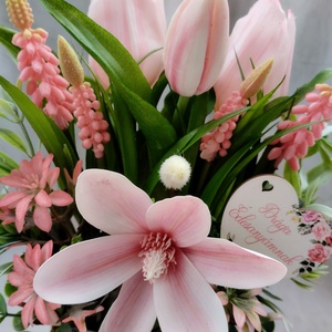 Rózsaszín virágos rózsaszín kaspós asztaldísz  - otthon & életmód - dekoráció - asztal és polc dekoráció - asztaldísz - Meska.hu