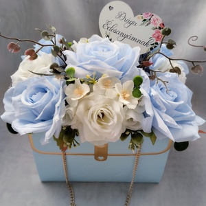 Kék-fehér táskadísz - otthon & életmód - virágdekoráció - virágok - virágbox - Meska.hu