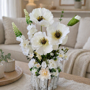 Fehér pipacsos asztaldísz , Otthon & Életmód, Dekoráció, Asztal és polc dekoráció, Asztaldísz, Mindenmás, Virágkötés, Ez a letisztult, fehér virágos asztaldísz az elegancia és a nyugalom tökéletes megtestesítője. Fino..., MESKA