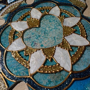 Türkiz ragyogás üvegfestett angyalka mandala mintával - otthon & életmód - dekoráció - spiritualitás - mandala - Meska.hu