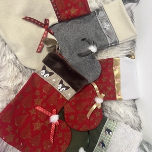 Ajándék zoknik - karácsony - karácsonyi ajándékozás - karácsonyi ajándékcsomagolás - Meska.hu