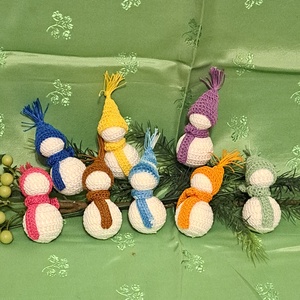 Horgolt hóember  - karácsony - karácsonyi lakásdekoráció - karácsonyfa szoknya, karácsonyfa alátét - Meska.hu