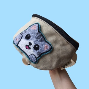 Cica mint�s Övt�ska - Punch needle technik�val kézzel hímzett termék - táska & tok - övtáska - Meska.hu