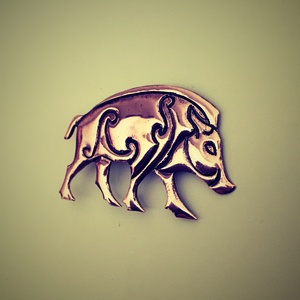 Kelta vadkan (boar) amulett, Ékszer, Nyaklánc, Medál, Fémmegmunkálás, Ékszerkészítés, MESKA