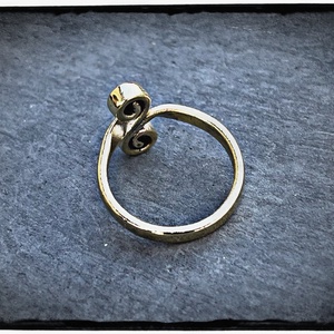 Spirálos egyensúly gyűrű - sárgaréz - ékszer - gyűrű - kerek gyűrű - Meska.hu